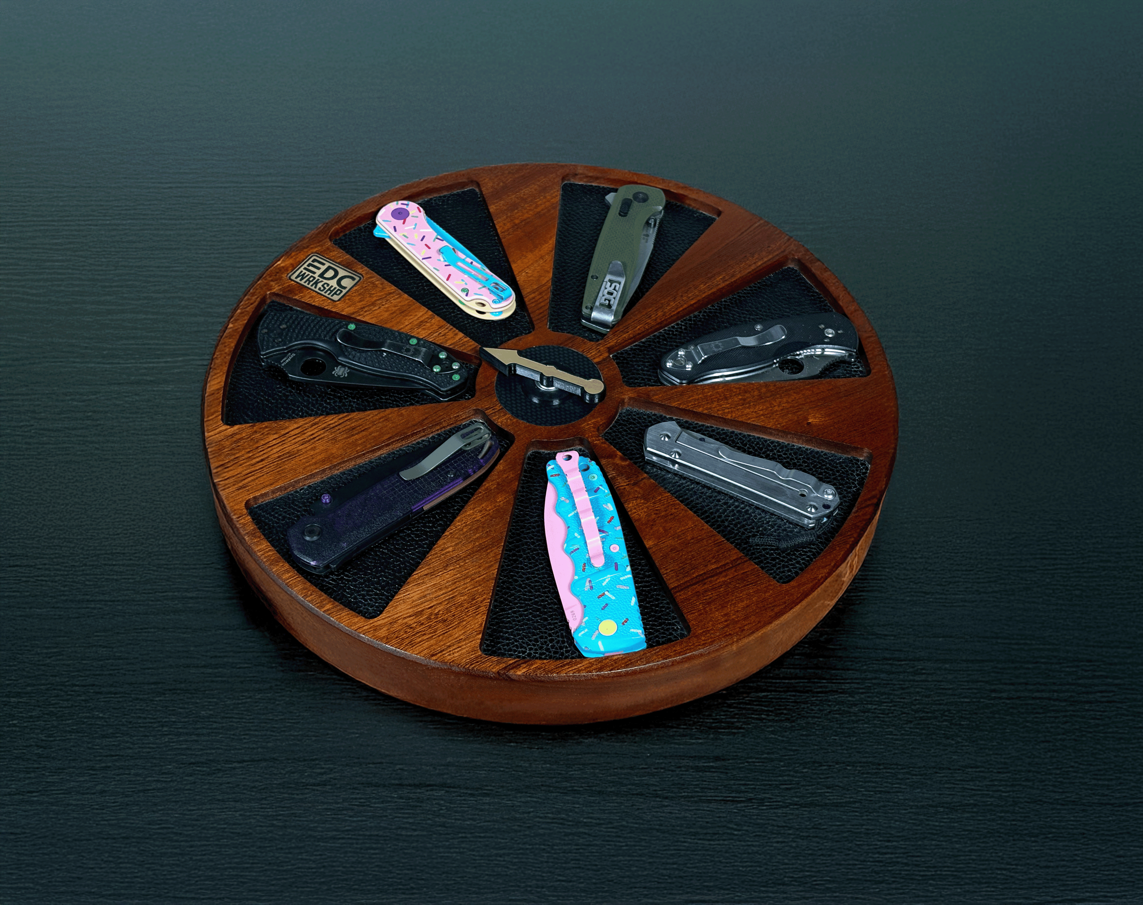 Axis Tray — Knife Selector & Premium EDC Display System