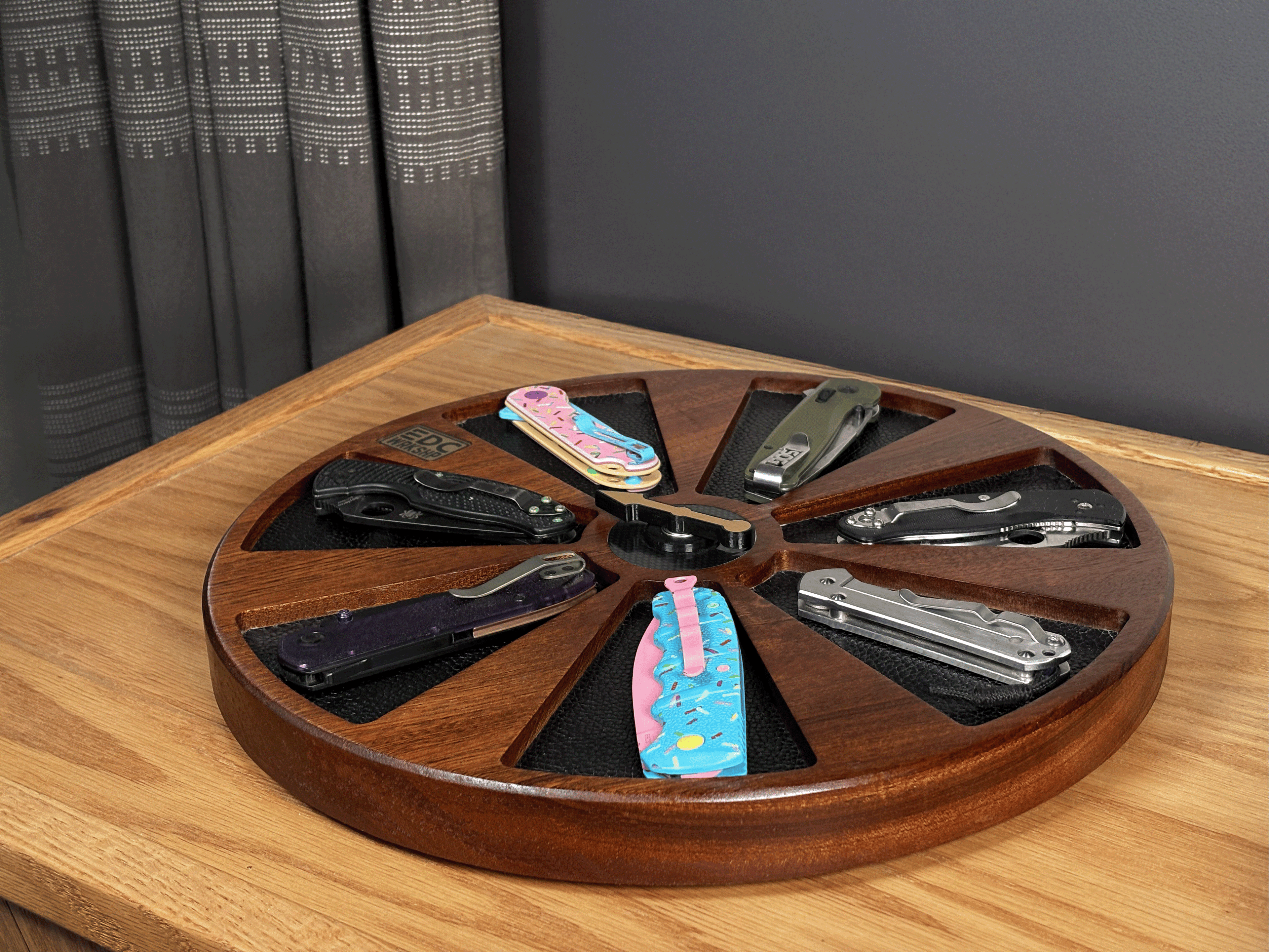 Axis Tray — Knife Selector & Premium EDC Display System