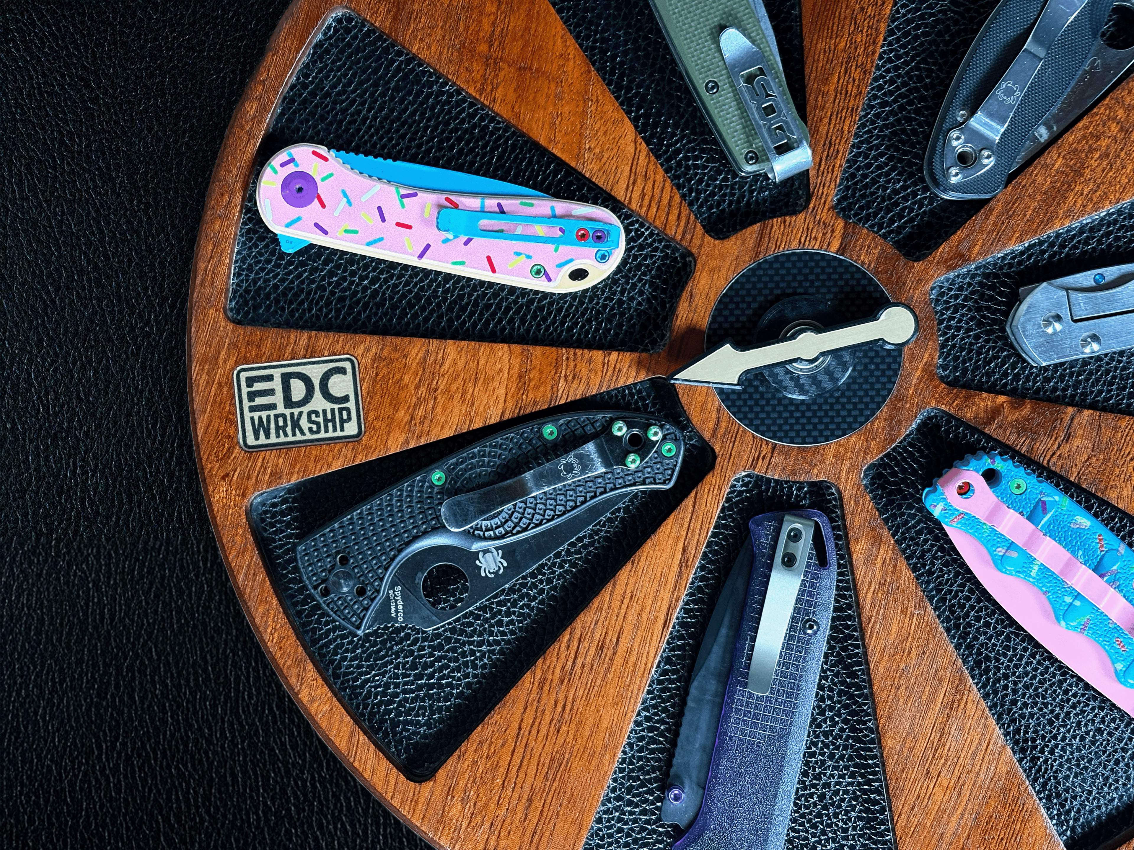 Axis Tray — Knife Selector & Premium EDC Display System